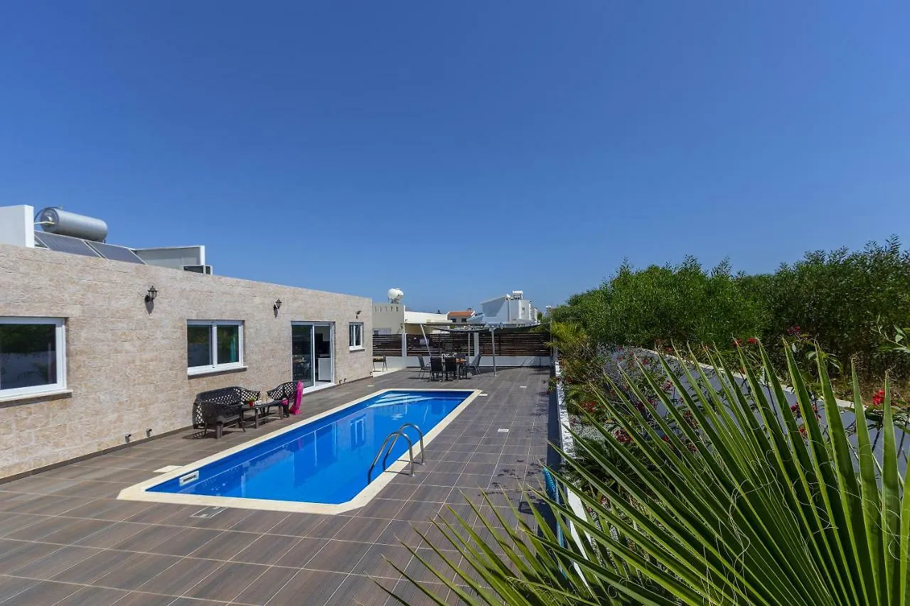 Protaras Villa Hollywood 0*,