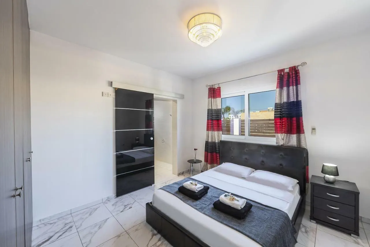 Protaras Villa Hollywood