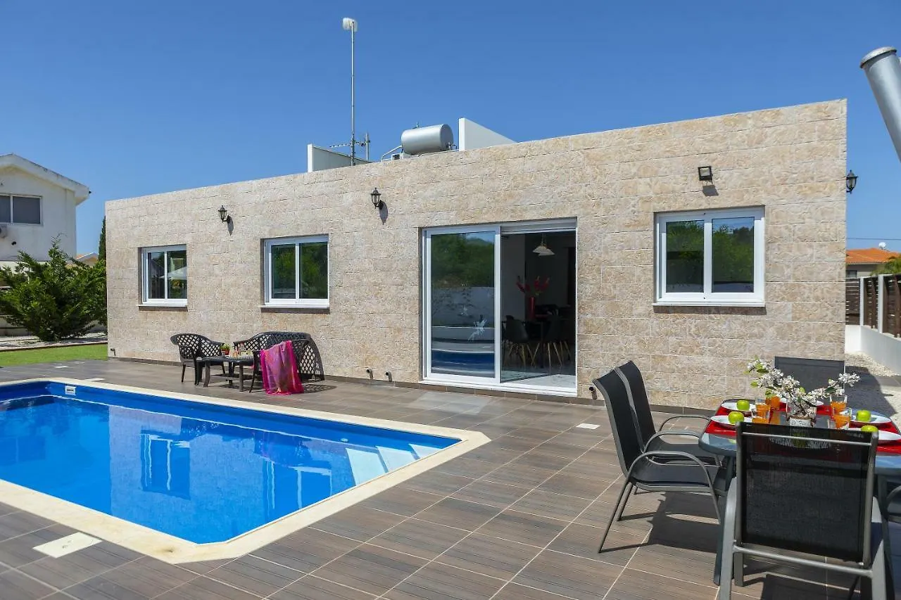 Protaras Villa Hollywood 0*,